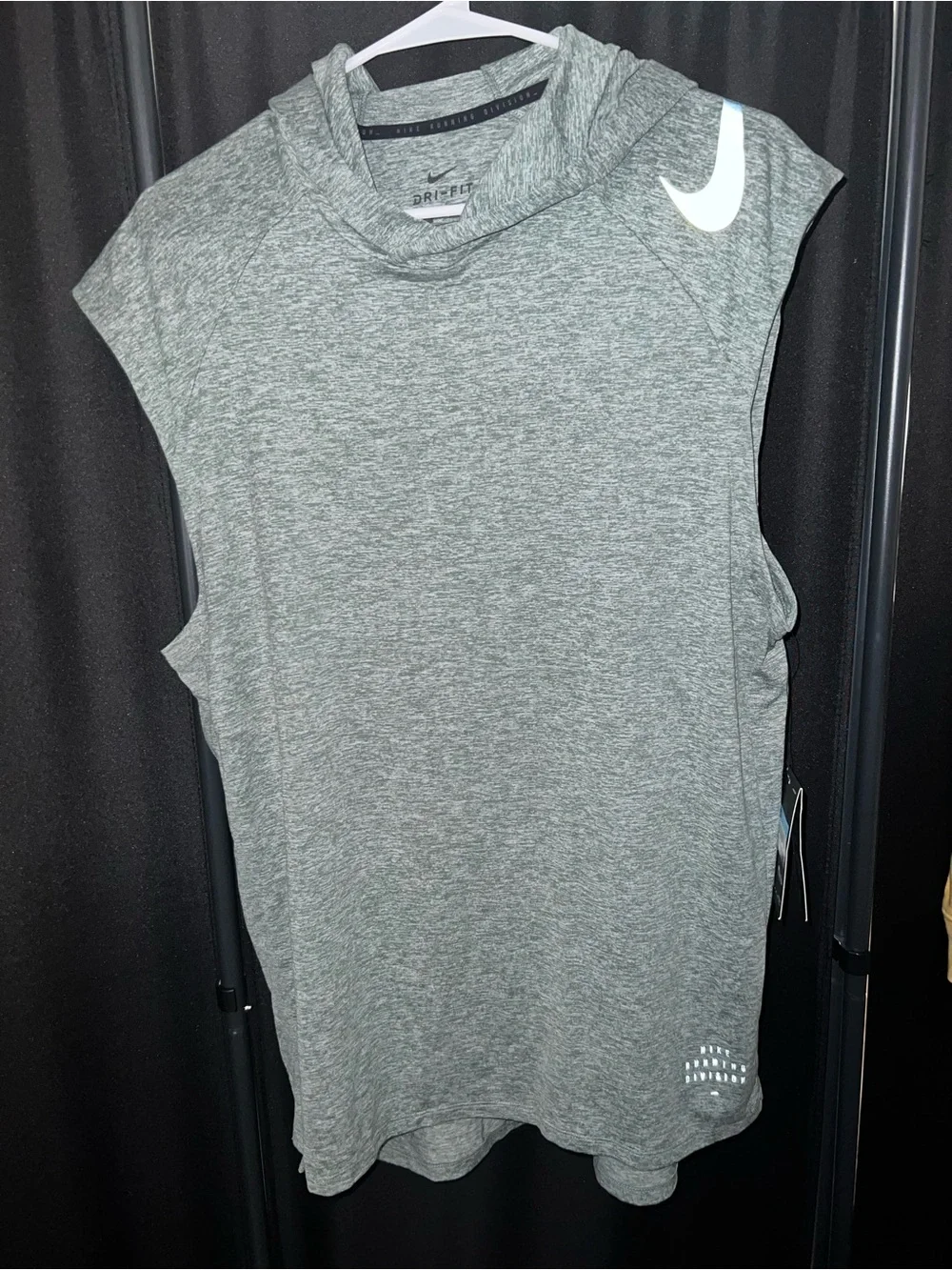 Nike Men's Heather Green Sleeveless Dri-FIT Hoodie Tank